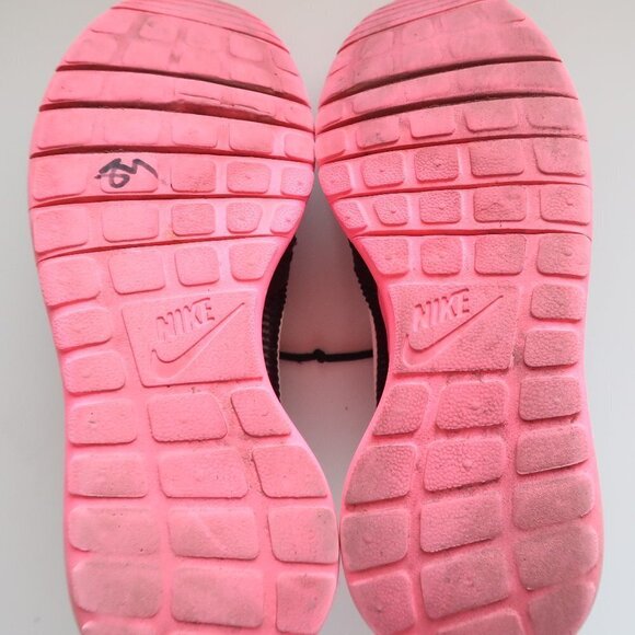 Nike Black Fabric Sneakers With Pink Sole - Picture 9 of 10